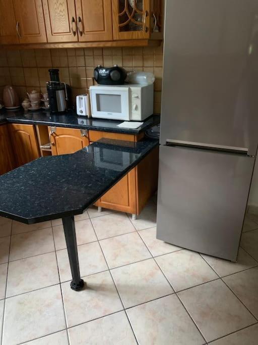 Christina'S House With 2 Bedrooms And Free Parking Gjirokastër Esterno foto