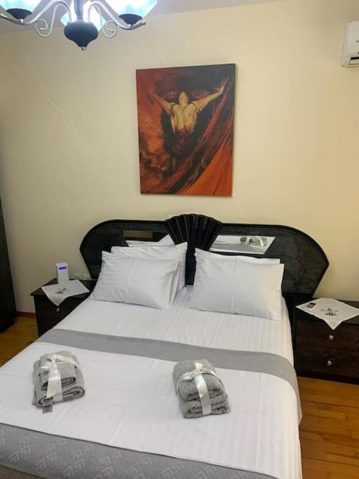 Christina'S House With 2 Bedrooms And Free Parking Gjirokastër Esterno foto