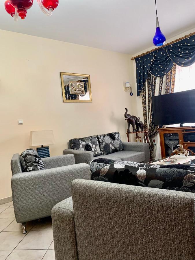 Christina'S House With 2 Bedrooms And Free Parking Gjirokastër Esterno foto